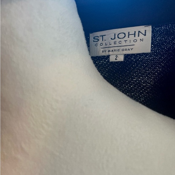 St. John Collection Tweed Blazer. In MINT condition. - Picture 8 of 8